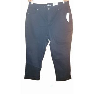 Style and co black curvy fit mid rise Capri size 12 pants NWT